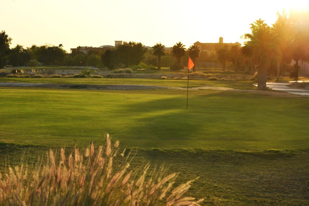 Intercontinental Riyadh By Ihg Exterior foto Golf course at the University of Texas at San Antonio