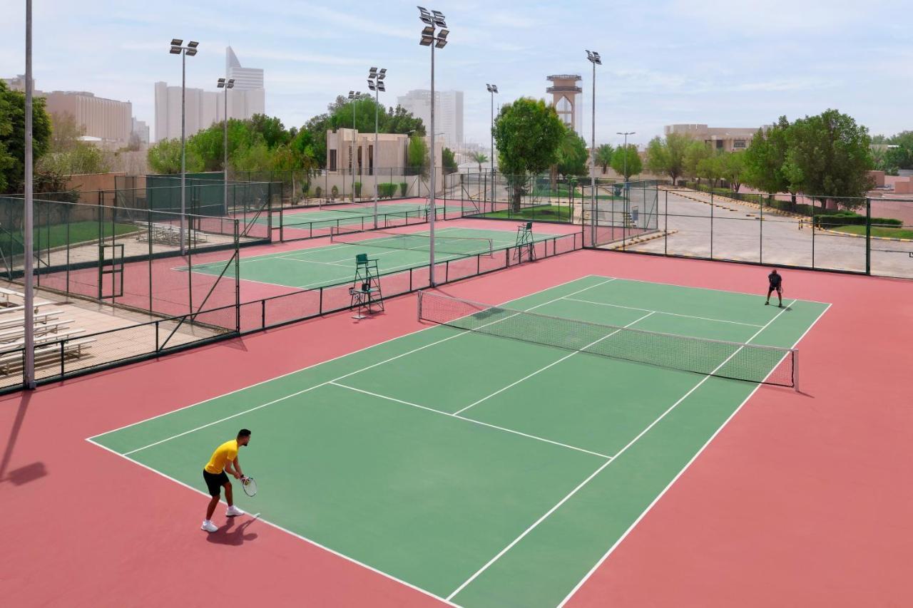 Intercontinental Riyadh By Ihg Exterior foto Tennis courts at the Arizona State University Tennis and Swim Center