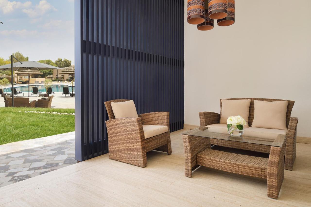 Intercontinental Riyadh By Ihg Exterior foto Outdoor furniture