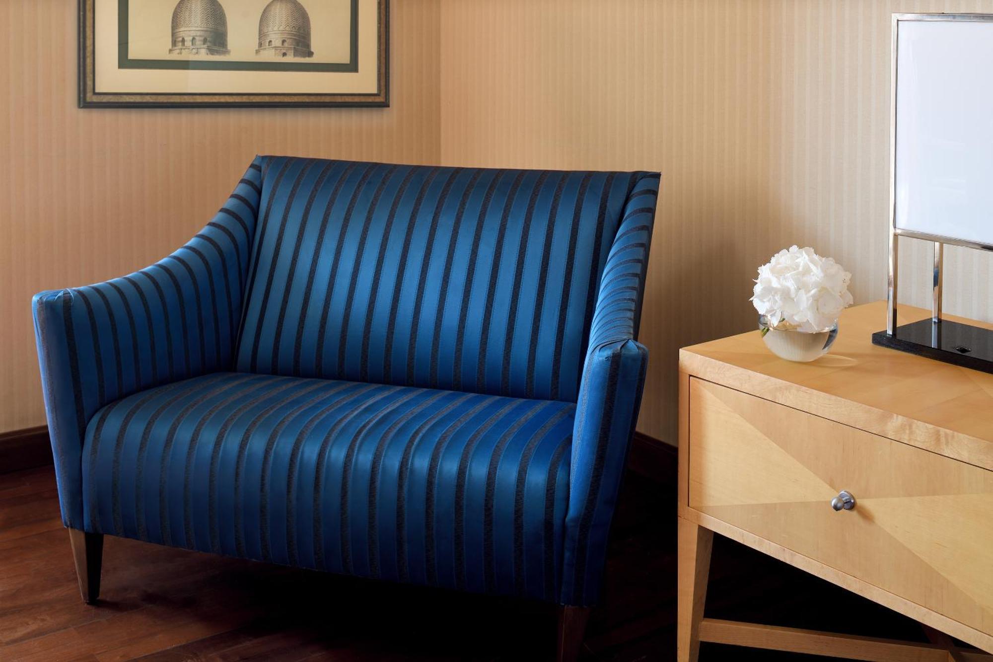 Intercontinental Riyadh By Ihg Exterior foto A chair